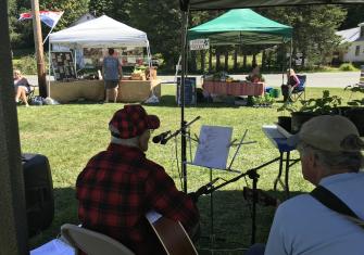 Glover Farmers Market musicians